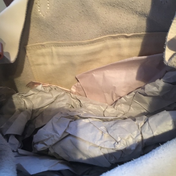 NWT Linea Pelle Cream Leather Tote W Stud Detail & Crossbody - Picture 10 of 15